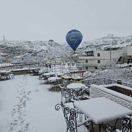 Vineyard Cave Hotel 2*