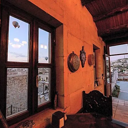 Vineyard Cave Hotel 2*