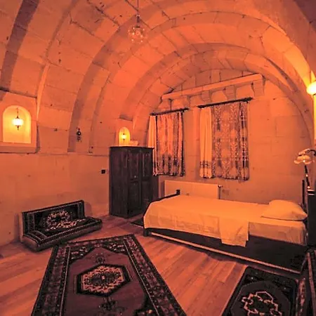 Vineyard Cave Hotel 2*